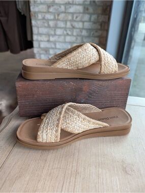 Pierre Dumas Women's Beige Raffia Criss Cross Slip On Sandal-Size 10-NWT